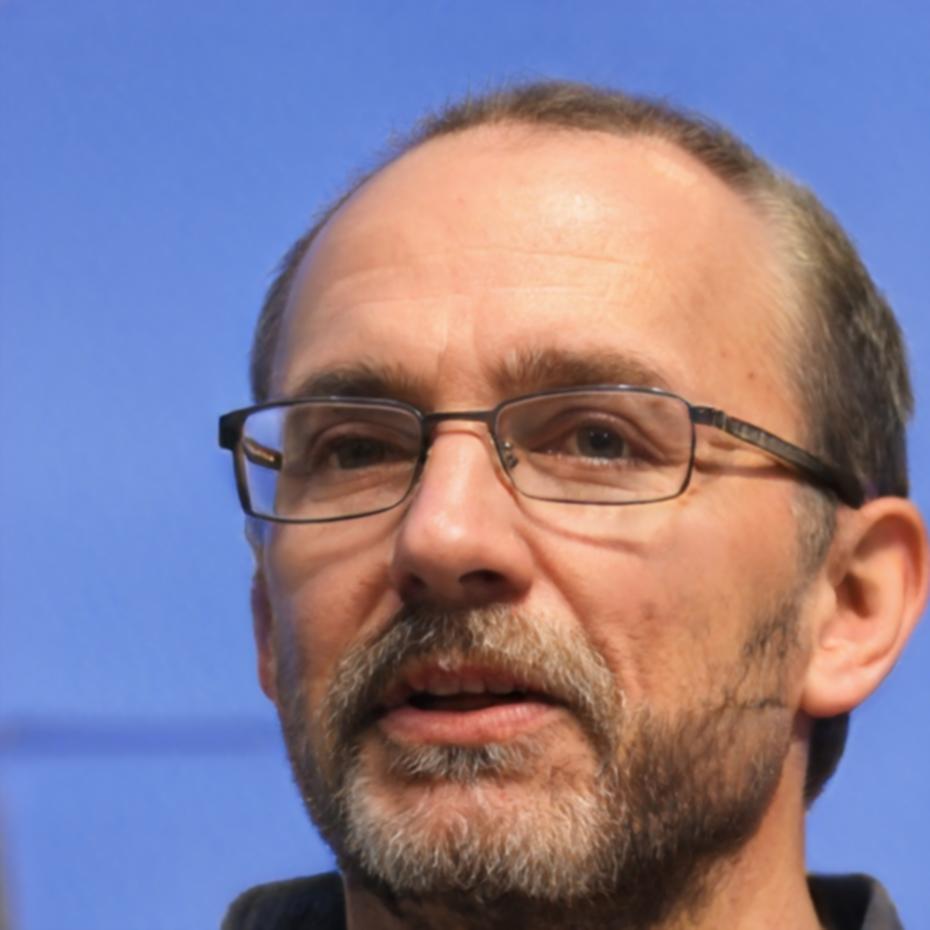 Portraitfoto von Henrik Brenner